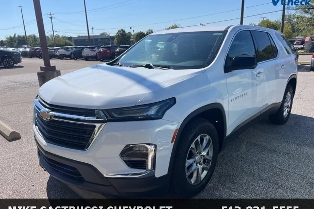 2023 Chevrolet Traverse LS photo 1