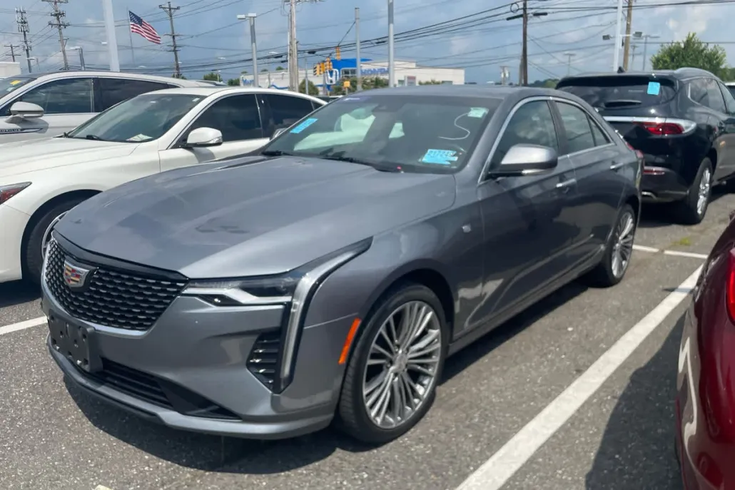 2021 Cadillac CT4 Premium Luxury photo 1