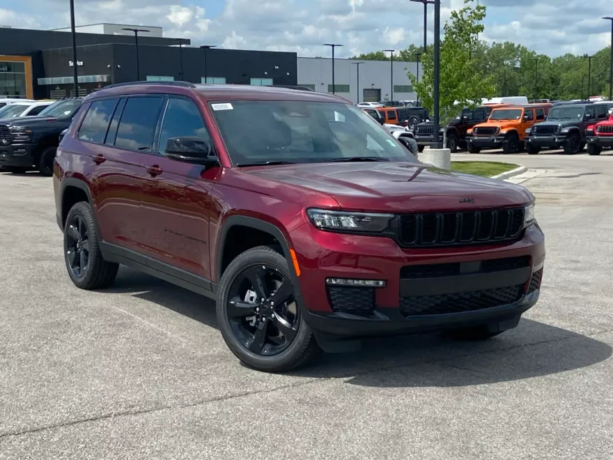 2025 Jeep Grand Cherokee Limited photo 1