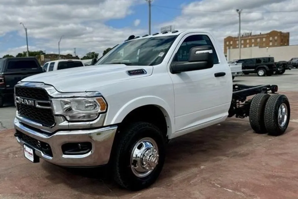 2024 Ram 3500 Tradesman photo 1