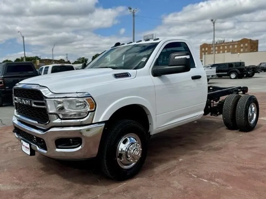 2024 Ram 3500 Tradesman photo 1