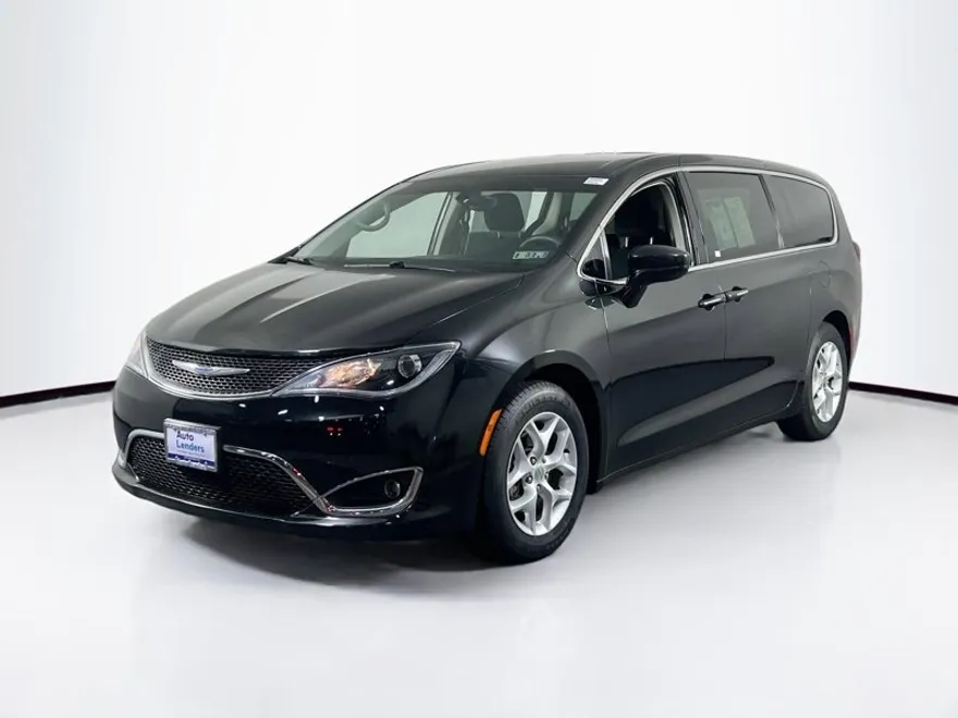 2018 Chrysler Pacifica Touring Plus photo 1
