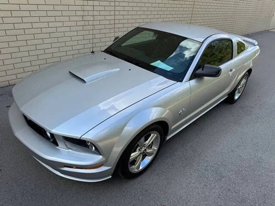 2009 Ford Mustang GT Premium photo 1