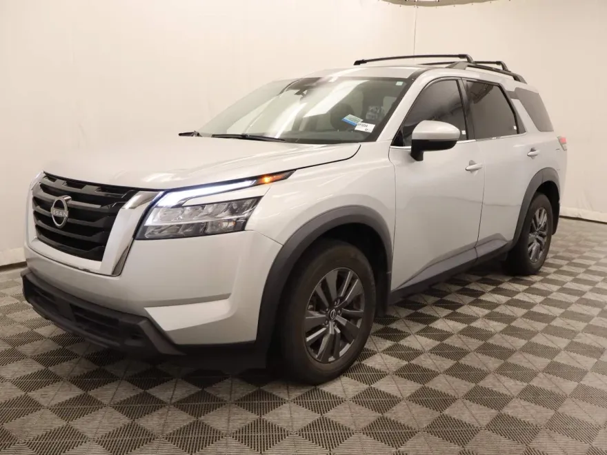 2022 Nissan Pathfinder SV photo 1