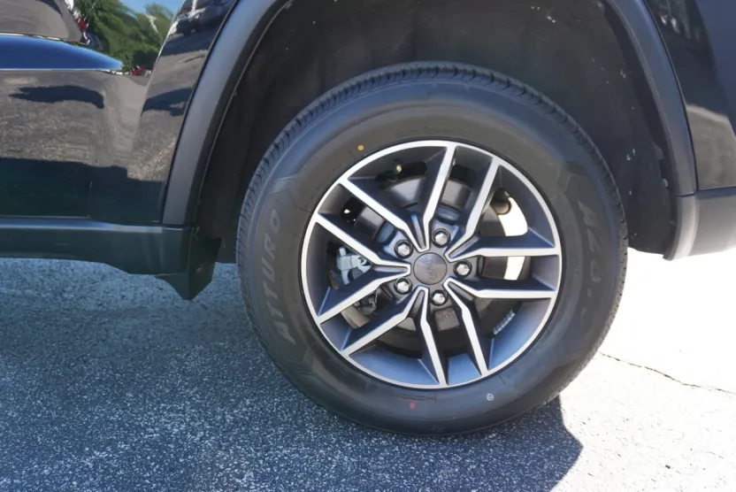 2022 Jeep Cherokee Limited photo 1