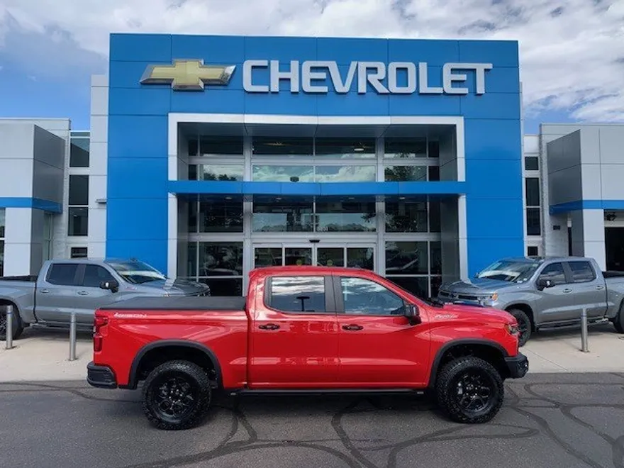 2025 Chevrolet Silverado 1500 High Country photo 1