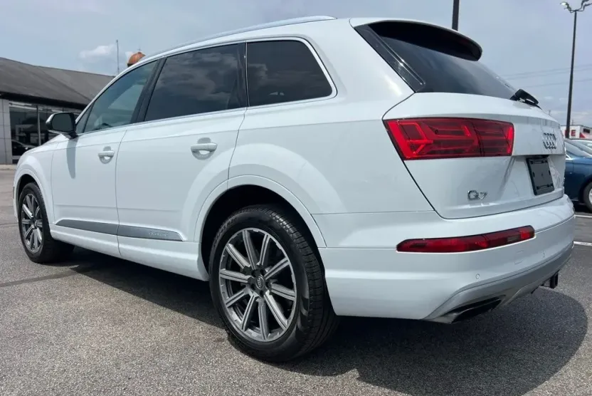 2018 Audi Q7 3.0T Prestige photo 1