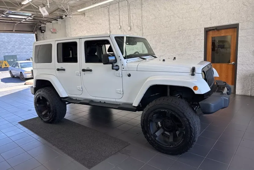 2014 Jeep Wrangler Unlimited Altitude photo 1