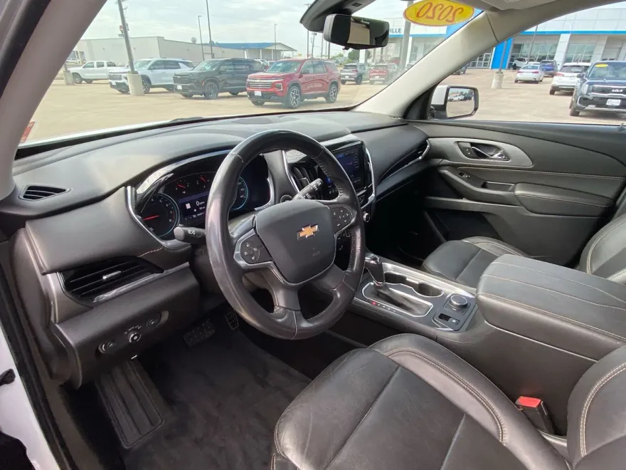 2020 Chevrolet Traverse Leather photo 1