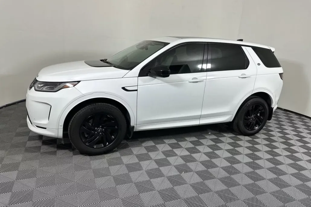 2024 Land Rover Discovery Sport S photo 1