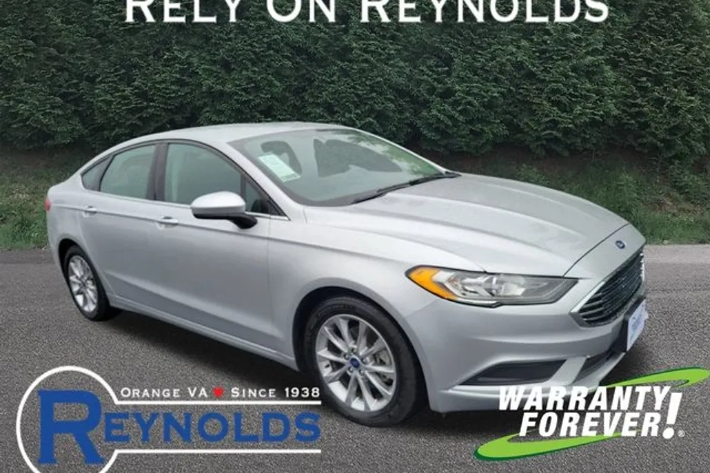 2017 Ford Fusion SE photo 1