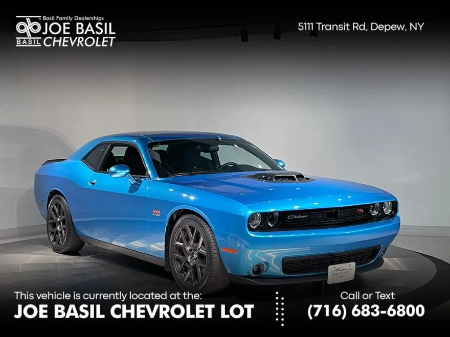 2016 Dodge Challenger SXT Plus photo 1