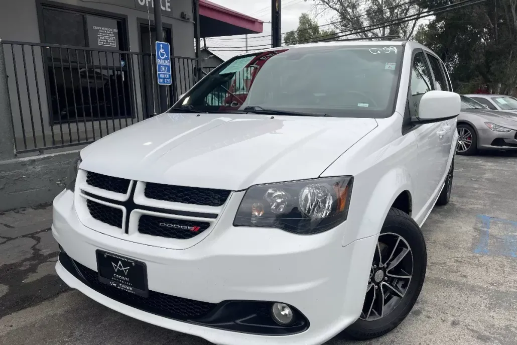 2019 Dodge Grand Caravan GT photo 1