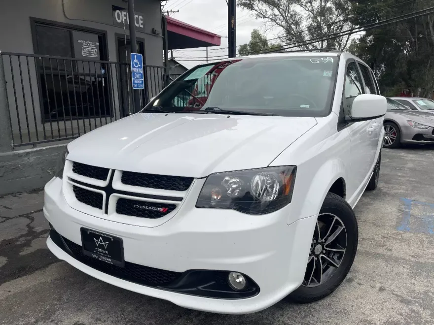 2019 Dodge Grand Caravan GT photo 1