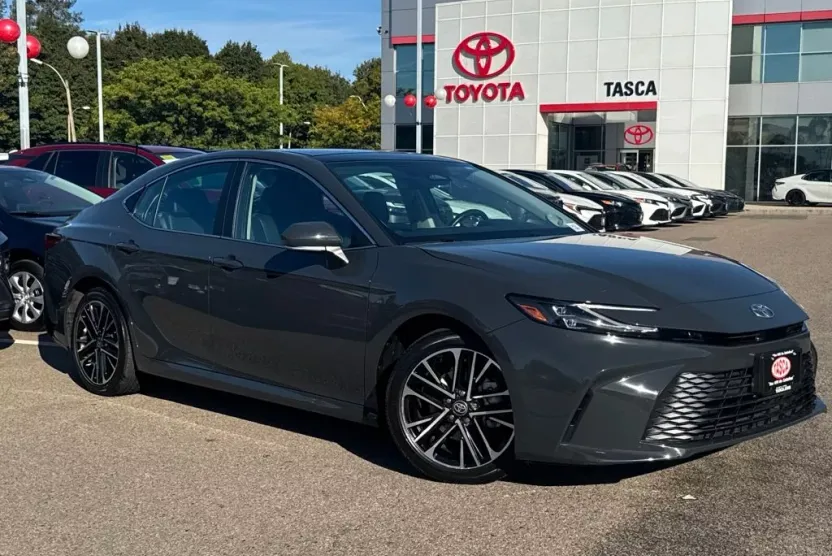 2025 Toyota Camry XSE photo 1