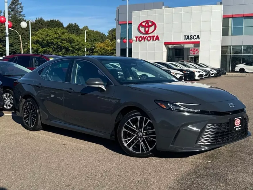 2025 Toyota Camry XSE photo 1