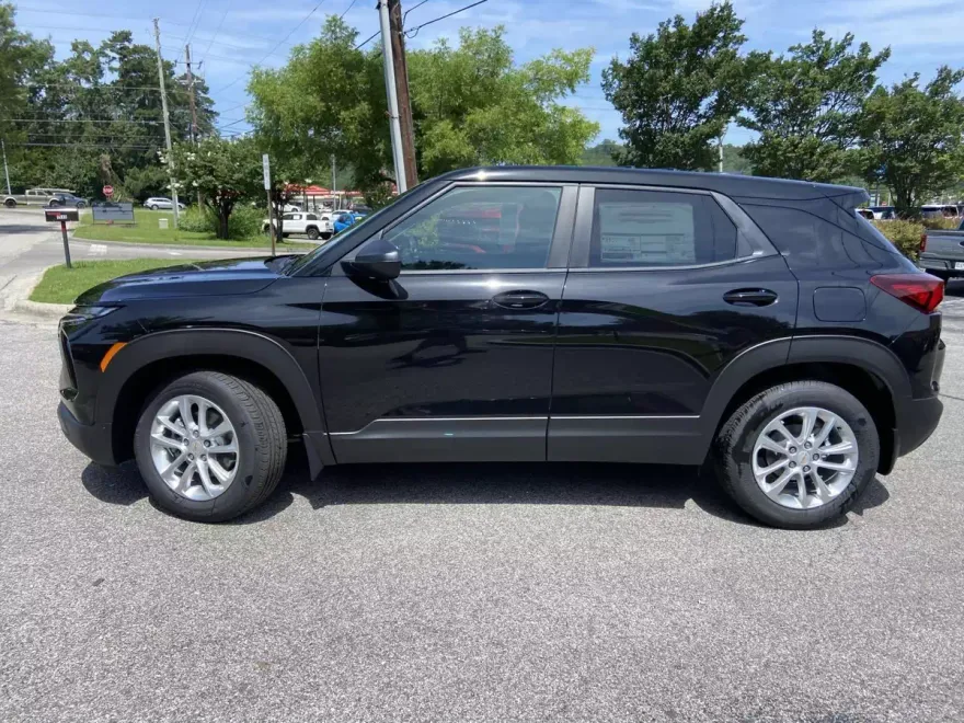 2026 Chevrolet Trailblazer LS photo 1