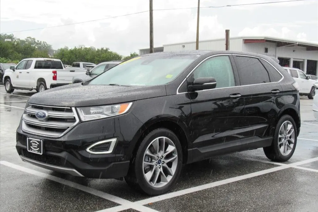 2017 Ford Edge Titanium photo 1