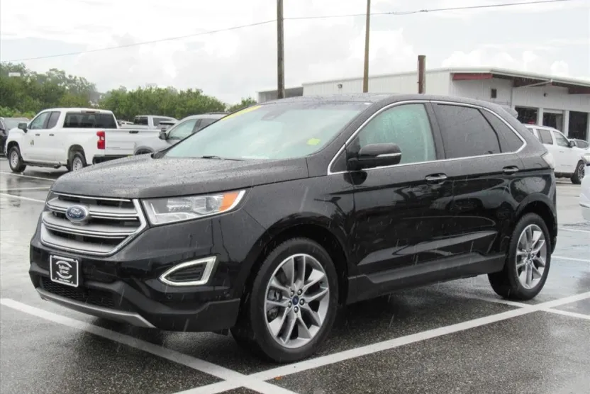2017 Ford Edge Titanium photo 1