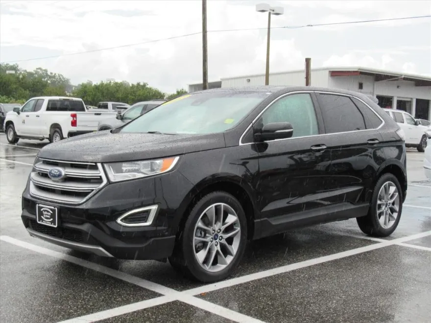 2017 Ford Edge Titanium photo 1