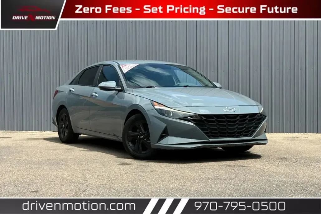 2021 Hyundai Elantra SEL photo 1