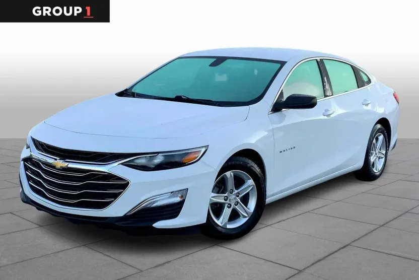 2022 Chevrolet Malibu LS photo 1