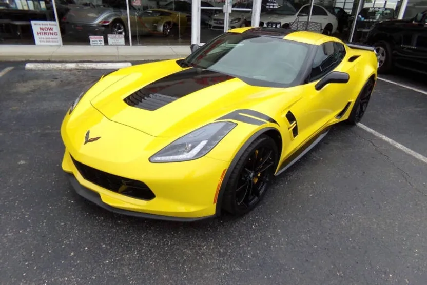 2017 Chevrolet Corvette Grand Sport 2LT photo 1