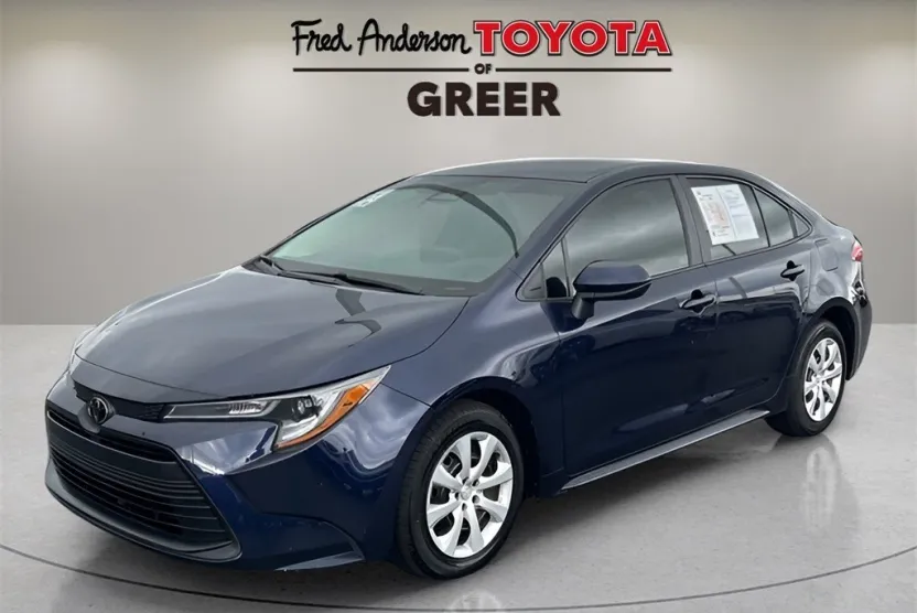 2024 Toyota Corolla LE photo 1