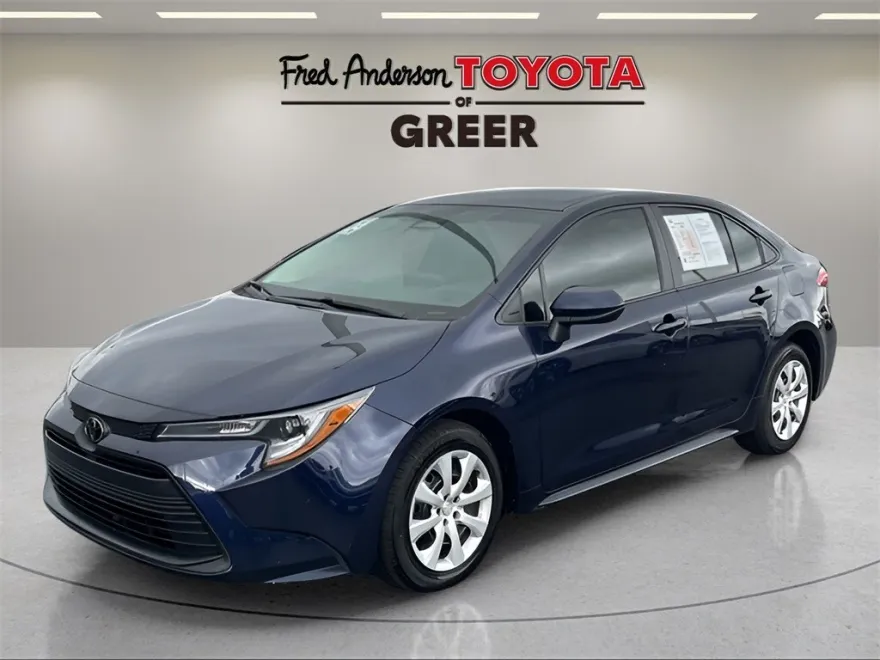 2024 Toyota Corolla LE photo 1