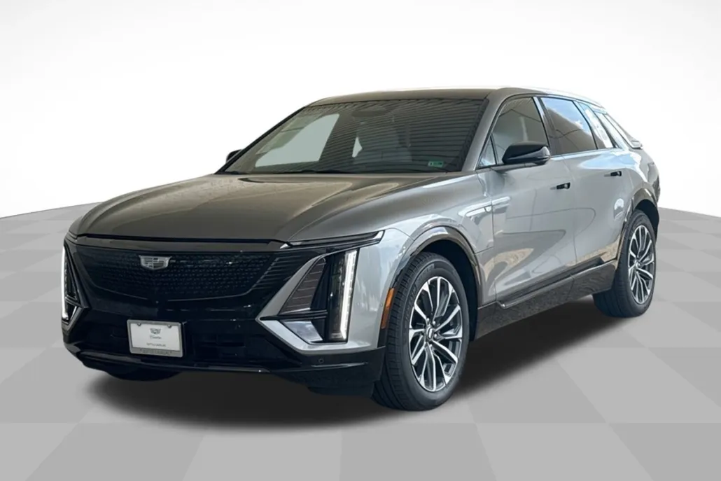 2024 Cadillac Lyriq Sport photo 1