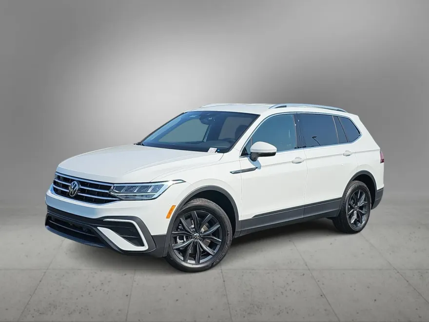 2024 Volkswagen Tiguan SE Wolfsburg Edition photo 1
