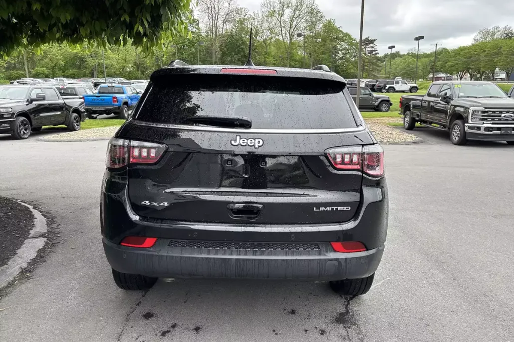 2025 Jeep Compass Limited photo 1