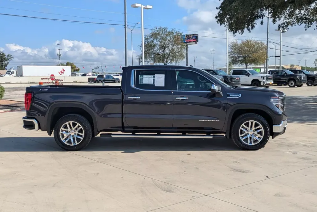 2022 Gmc Sierra 1500 SLT photo 1