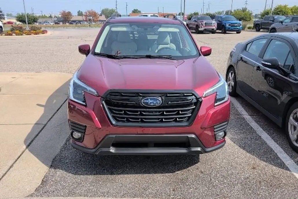 2022 Subaru Forester Premium photo 1