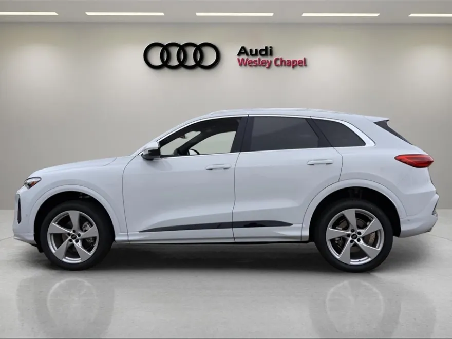 2025 Audi Q5 2.0T Premium Plus photo 1