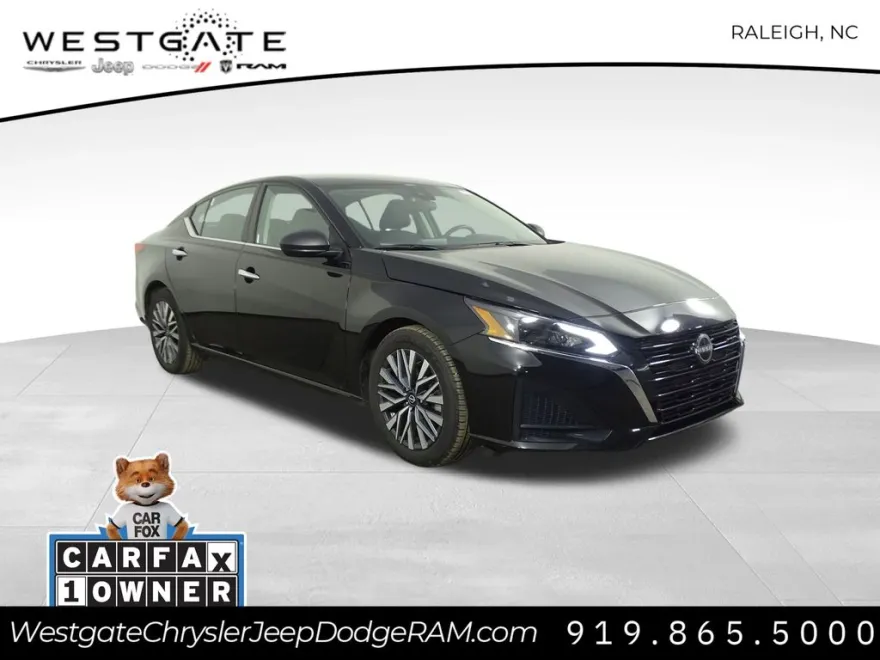2024 Nissan Altima 2.5 SV photo 1
