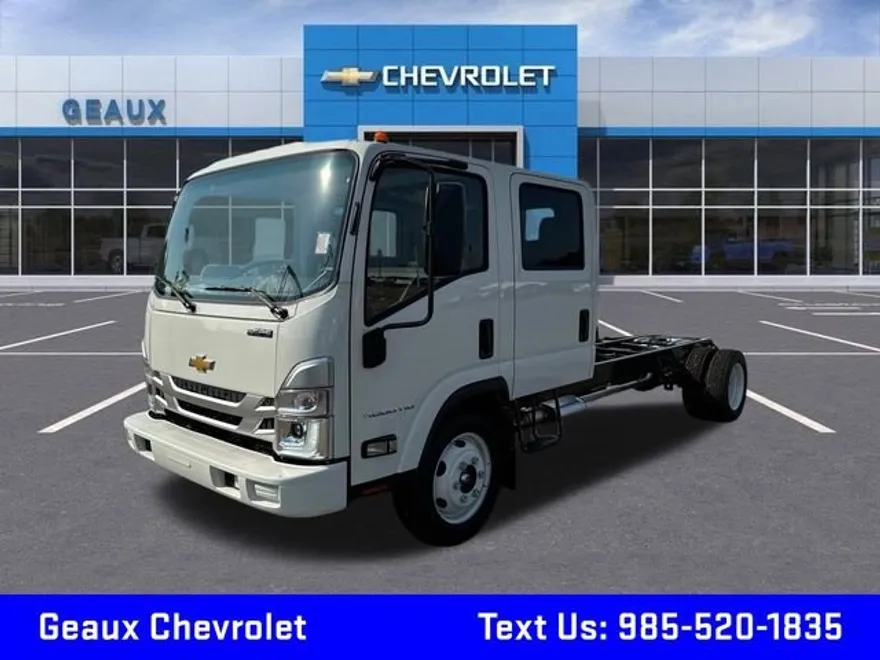 2025 Chevrolet Silverado 4500HD photo 1