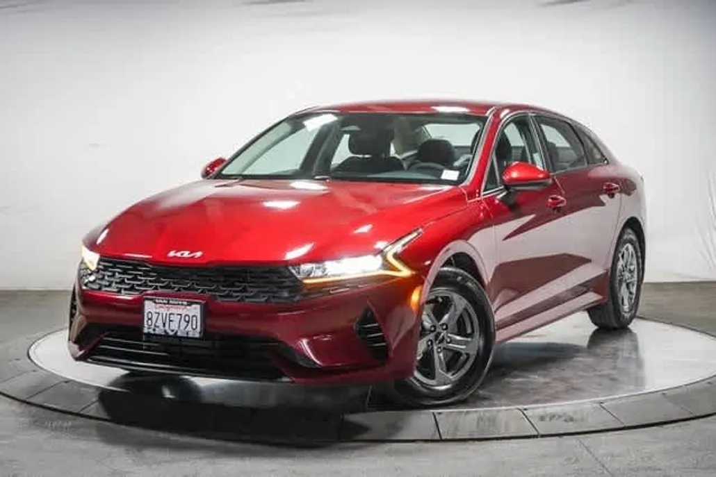 2022 Kia K5 LXS photo 1