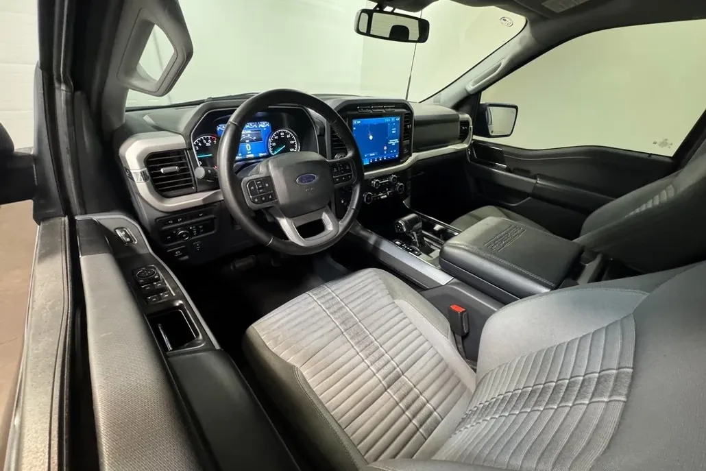 2023 Ford F-150 XLT photo 1