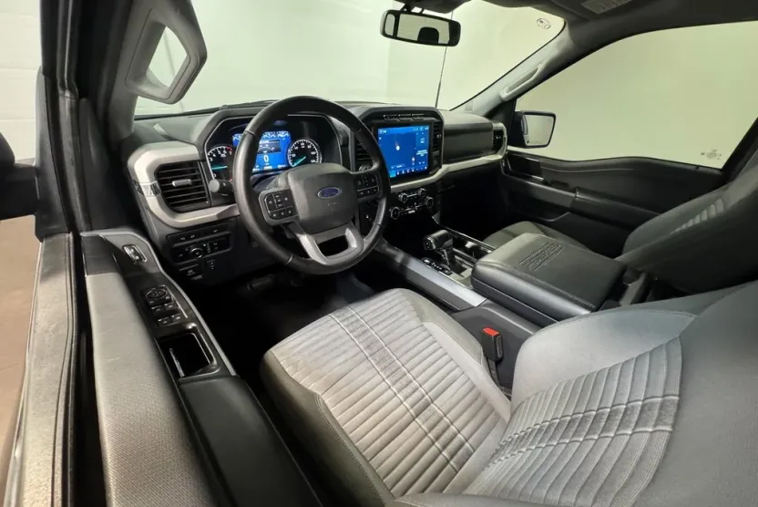 2023 Ford F-150 XLT photo 1