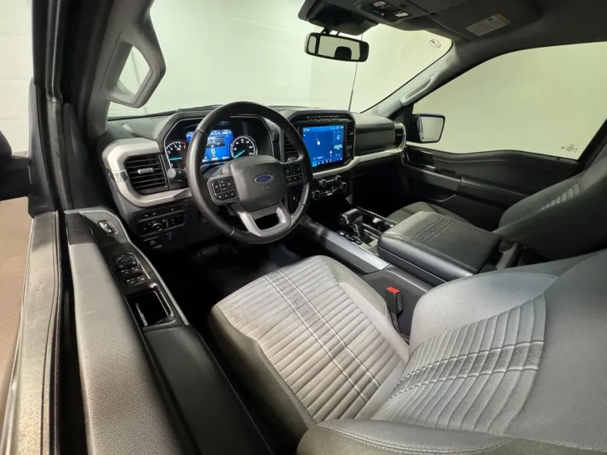 2023 Ford F-150 XLT photo 1