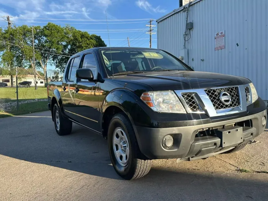 2019 Nissan Frontier Crew Cab S photo 1
