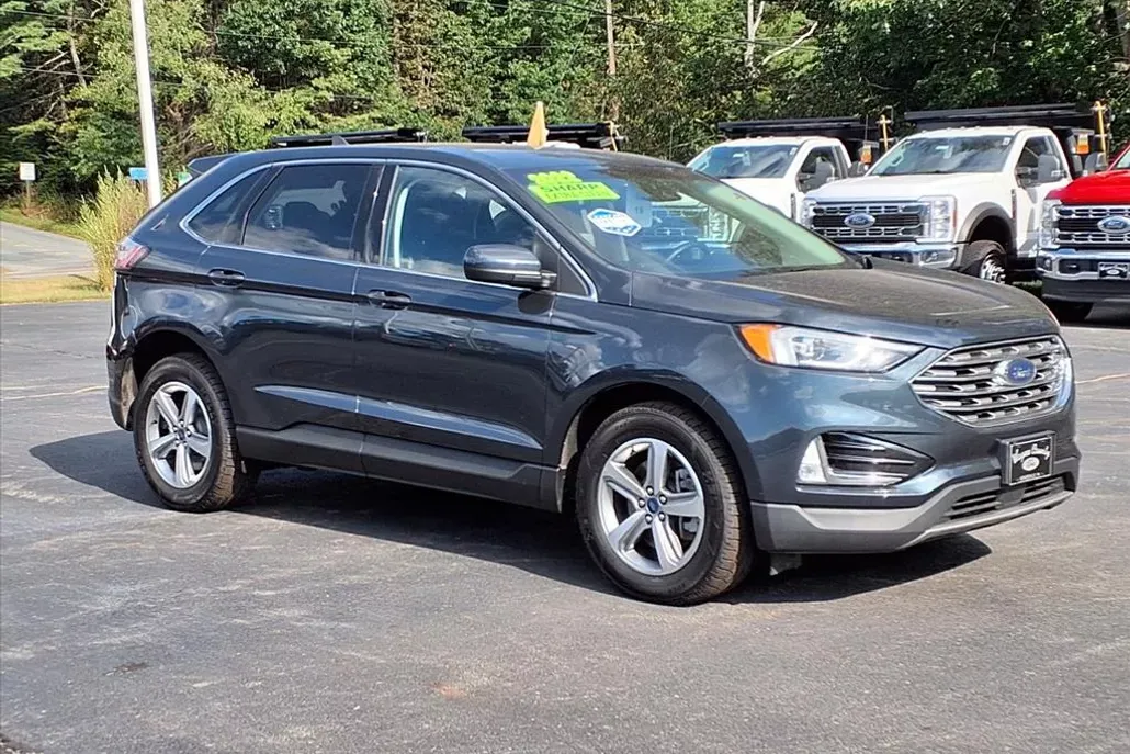 2022 Ford Edge SEL photo 1