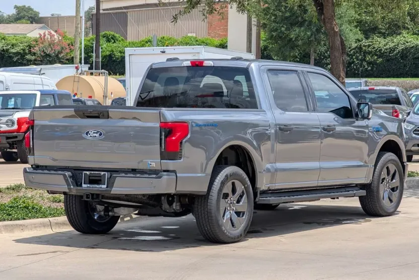 2024 Ford F-150 Lightning XLT photo 1