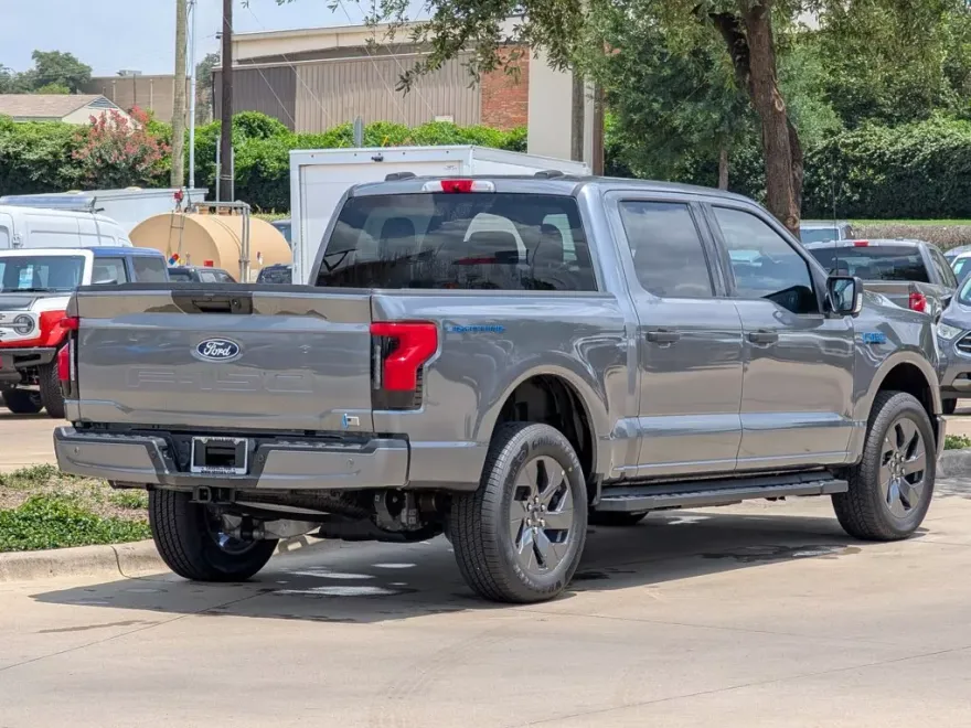 2024 Ford F-150 Lightning XLT photo 1