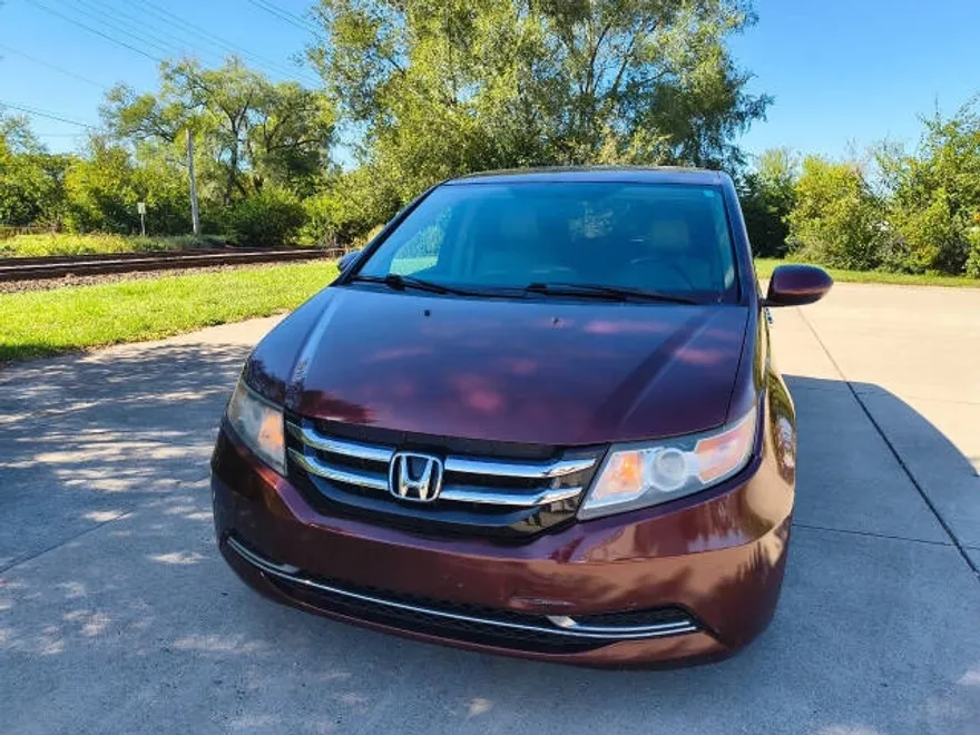 2016 Honda Odyssey EX photo 1