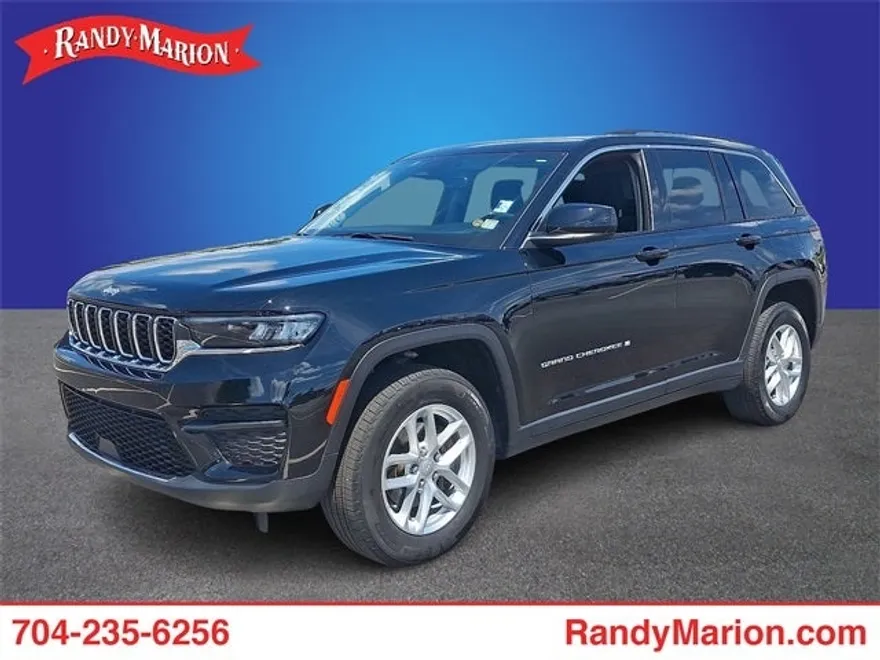 2023 Jeep Grand Cherokee Laredo photo 1