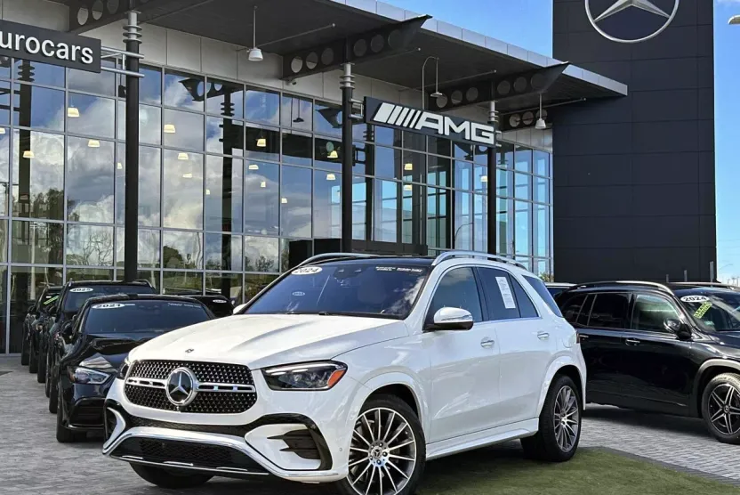 2024 Mercedes Benz GLE 450e photo 1