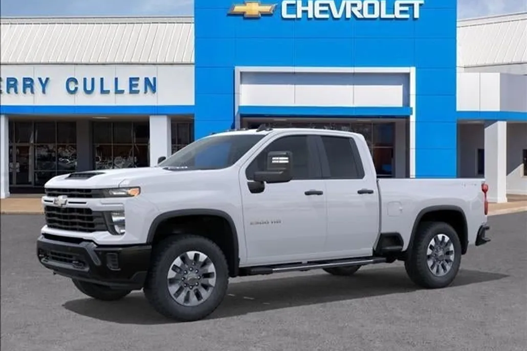 2026 Chevrolet Silverado 2500HD Custom photo 1