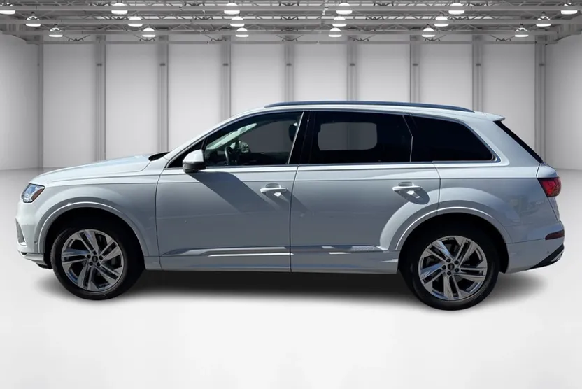 2024 Audi Q7 55 Premium Plus photo 1